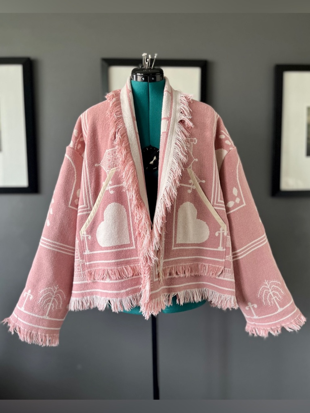Pink and cream hearts cardigan, upcycled tapestry blanket, ladies' XL / 2XL - Picture 1 of 11